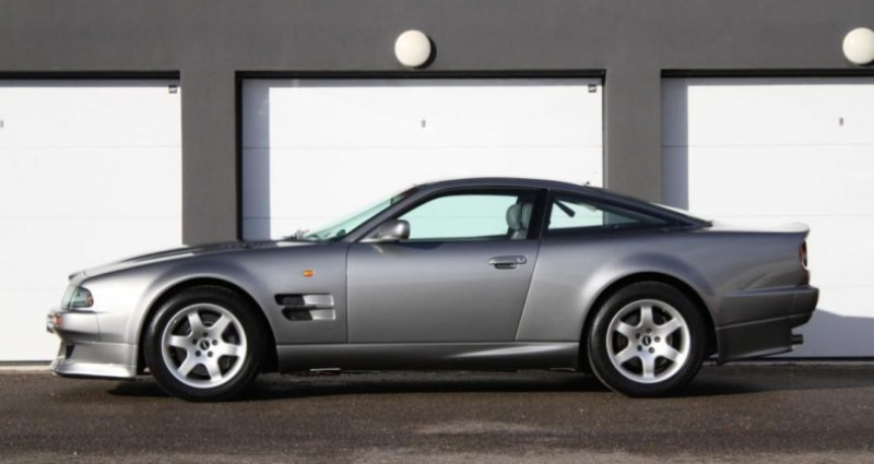 Aston martin V8 Vantage V600 | 1 OF 12 LHD ORIGINE FRANCE TITANIUM SILVER HANDLING K  occasion  Sainte-Croix-en-Plaine - photo n2